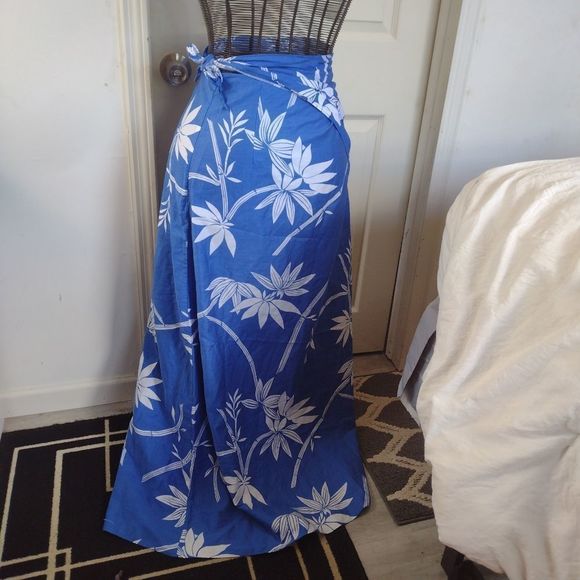 Tropical blue and white tropical palm leaf print wrap skirt one size fits all - Picture 11 of 13